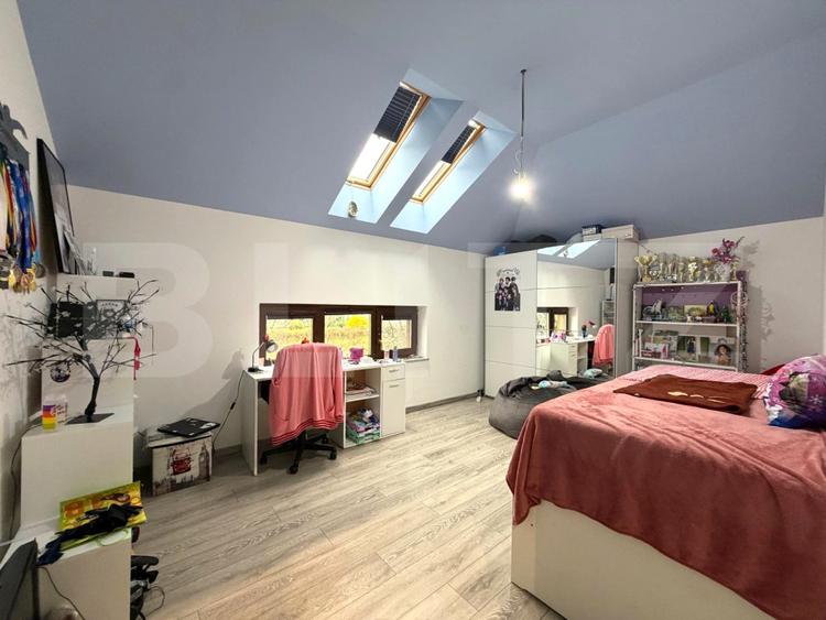Casa individuala 177 mp, 5 camere, teren 366 mp, zona Parc Colina