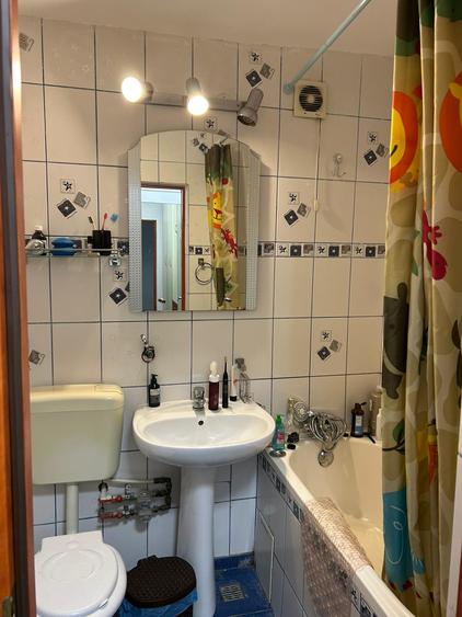 Apartament 2 Camere, Drumul taberei