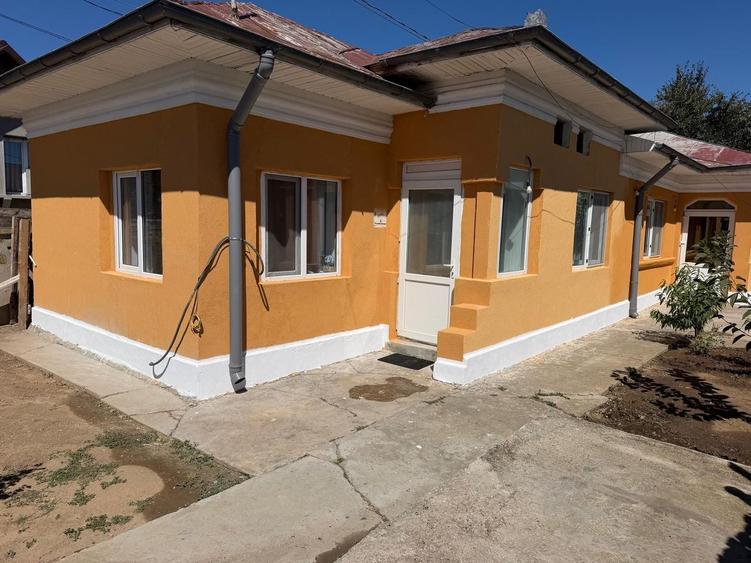 CASĂ  105 MP UTILI TEREN 400 MP COMUNA BERCENI STRADA CIULINI
