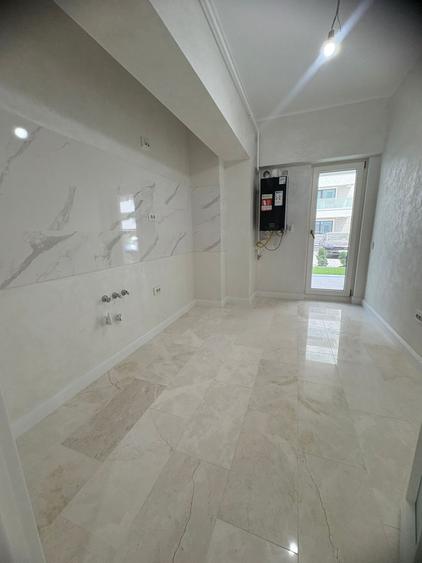 Apartament nemobilat de inchiriat cu 2 camere decomandat- Royal Town