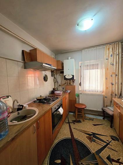 Podul de Fier-3 Camere Decomandat-bloc 81'