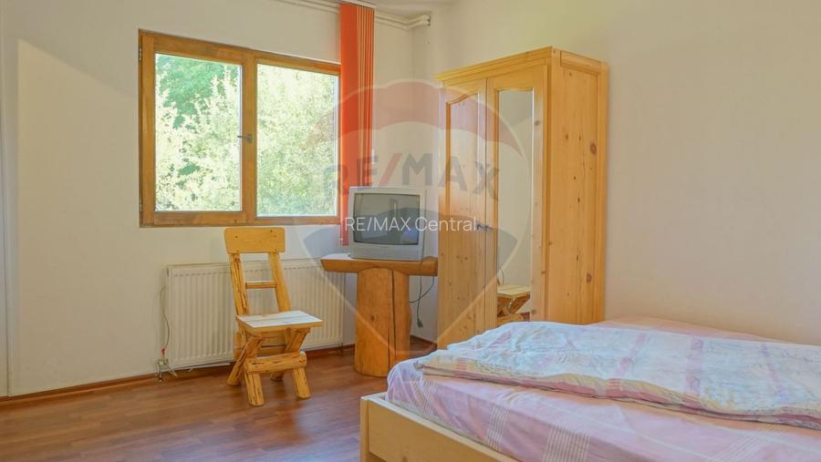Casă de vacanță cu 9 camere de vânzare Moieciu de Jos - 13