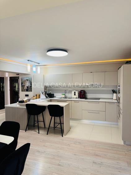 Apartament 3 camere de vanzare Centru - Sfantul Lazar