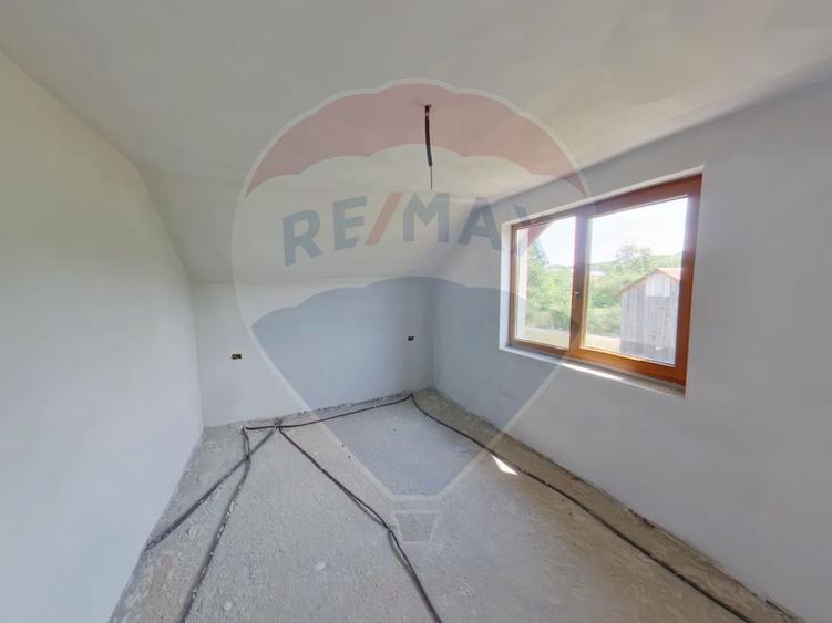 Casă în Crăciunești | Oportunitate de Investiție