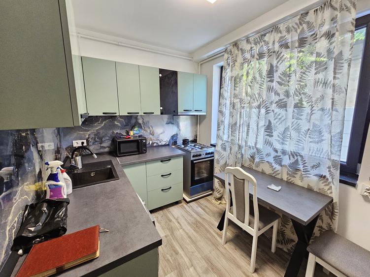 Parcul Carol / Apartament doua camere-Loc de parcare