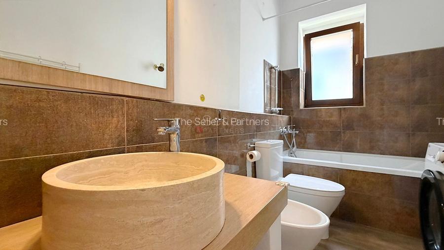 Apartament cu Acces la Curte Garaj Inclus - 4