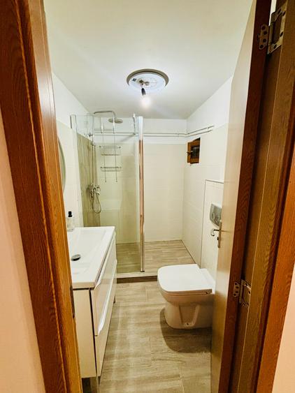 Apartament 4 camere de închiriat – zona Trocadero, str. Poporului