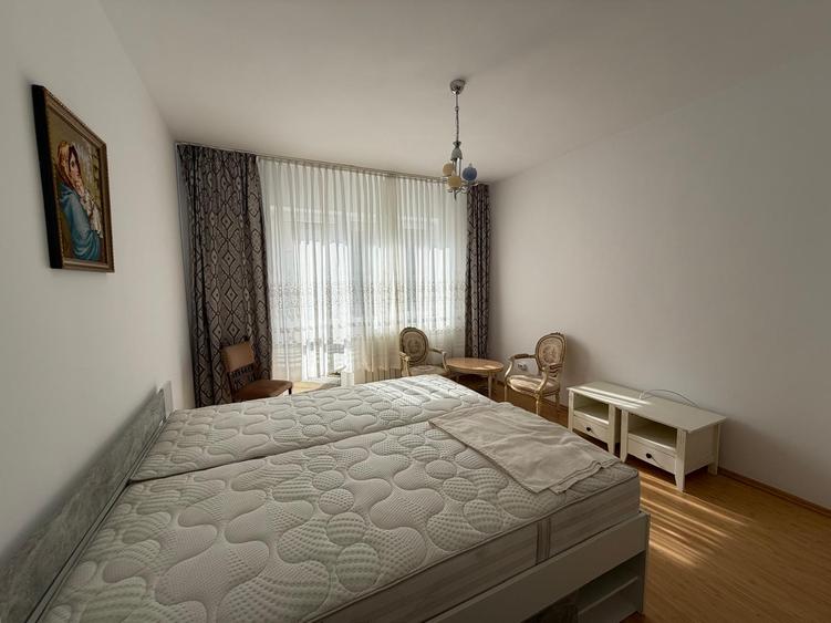 Apartament 4 camere - 2 bai - 3 balcoane - garaj - Hipodrom - str Rahovei