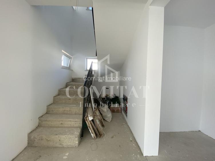 Casă de vânzare | Dispunere pe 2 niveluri | Localitatea Dezmir