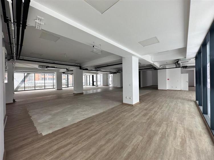 Spatiu comercial Tatarasi, langa Carrefour, 562mp
