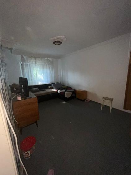 - Apartament 3 camere confort 1 decomandat, zona Progresu