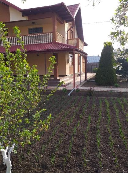 Comuna Fulga (Prahova) casa cu etaj 220 mp, garaj 64 si gradina 1500 mp