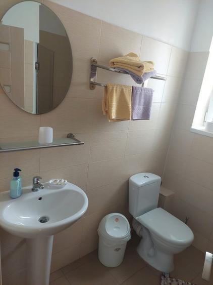 Vand pensiune Vama Veche, 2 corpuri, 610 mp construiti, 1019 mp teren, 21,5m fr