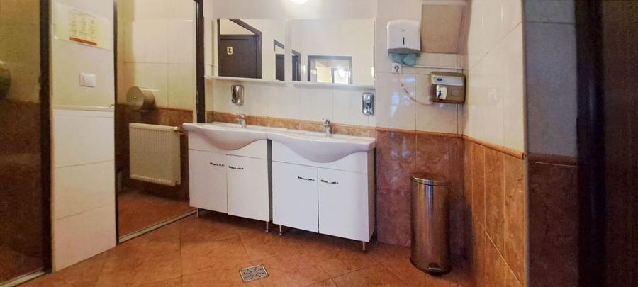 Pensiune deosebita, locuri de cazare, restaurant, pizzerie si spatii comerciale