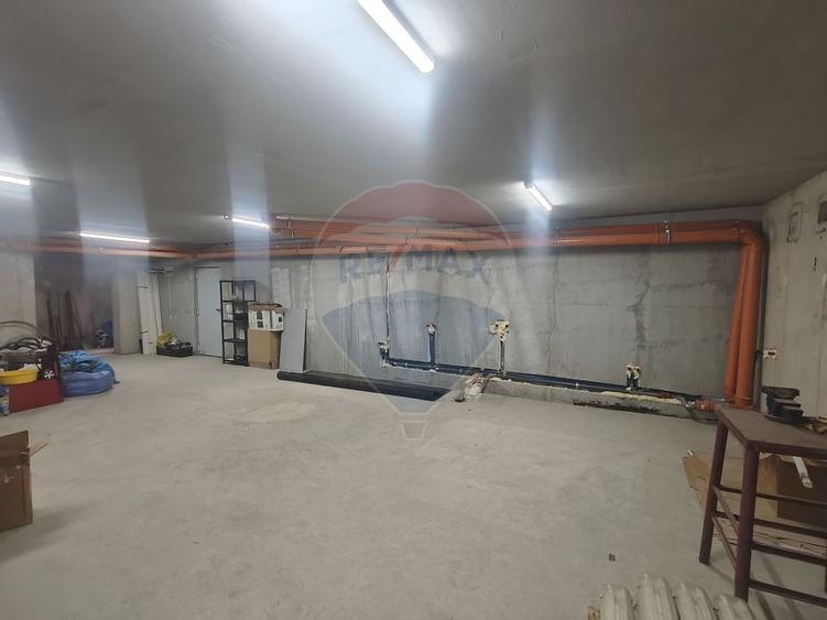 Spatiu depozitare de 100mp, cu parcare, de inchiriat in zona Iris