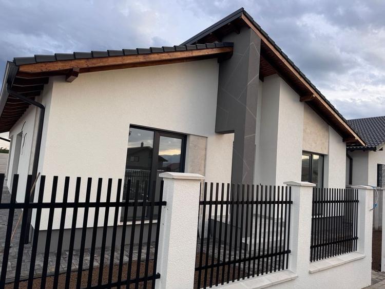 Casa cu 4 camere finisata la cheie de vanzare Alba Iulia cu toate utilitatiile