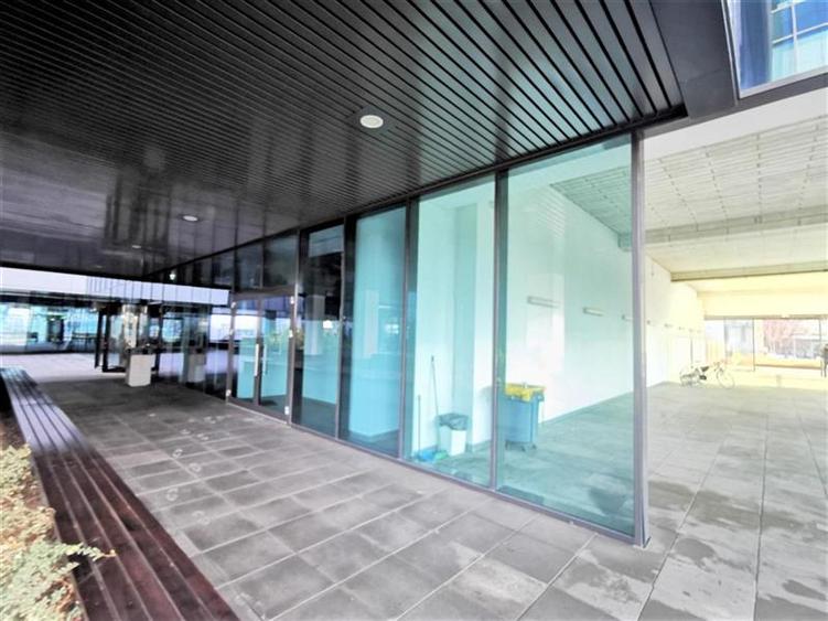 Class A Office Building - myHive MetrOffice - de la 296 mp