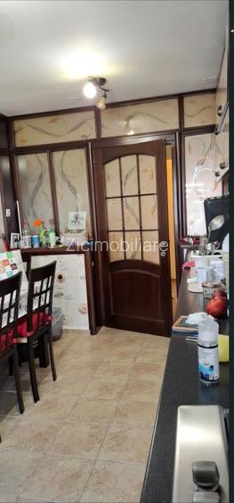Apartament cu 3 camere și 2 băi în Lacul Tei