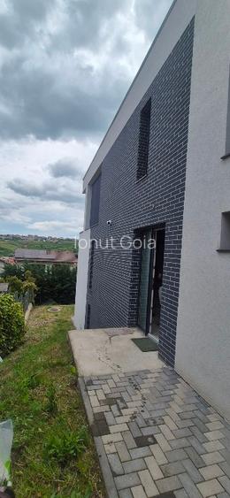 APARTAMENT CU GRADINA IN VILA CU DOUA APARTAMENTE - 2