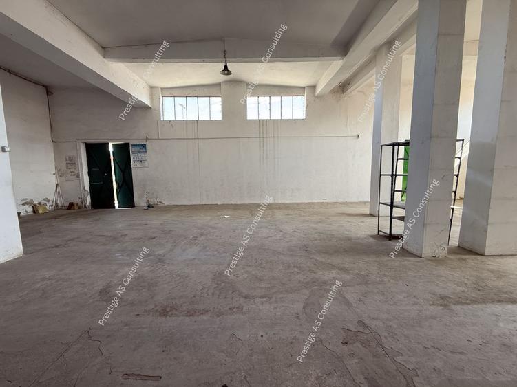 Hala 300 mp | Birouri + Vestiar | Acces auto | 3 intrari | Zona Lipovei