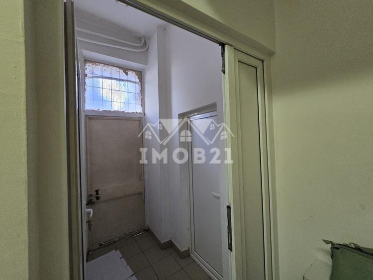 VANZARE SPATIU COMERCIAL PARTER ZONA 9 MAI