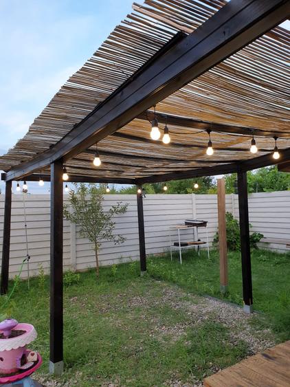 Casa de vanzare - constructie din lemn pe structura de beton