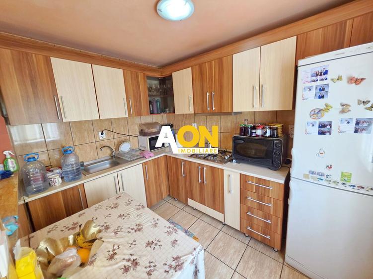 COMISION ZERO! Apartament 3 camere, etaj 3, ultracentral, Campeni