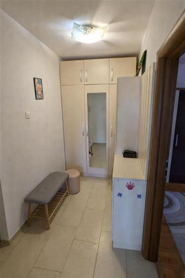 Apartament 2 camere decomandat si balcon zona Centrala