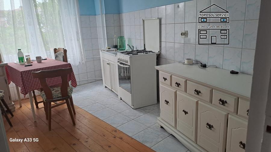 Apartament cu 3 camerere, decomandat