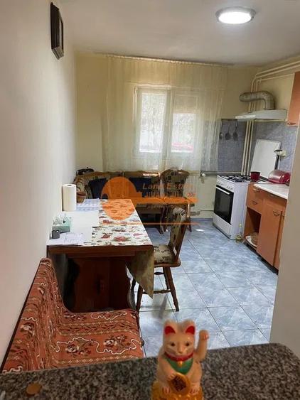 2 Camere Crangasi(Bloc Reabilitat-6 Minute de Metrou)