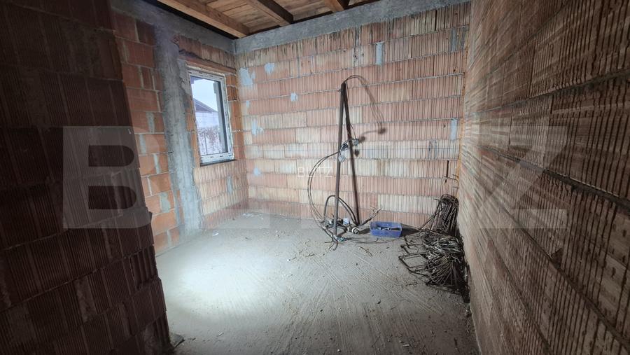 Casa cu 4 camere  semifinisata, 92 mp, teren 400 mp, in Vetis - 18
