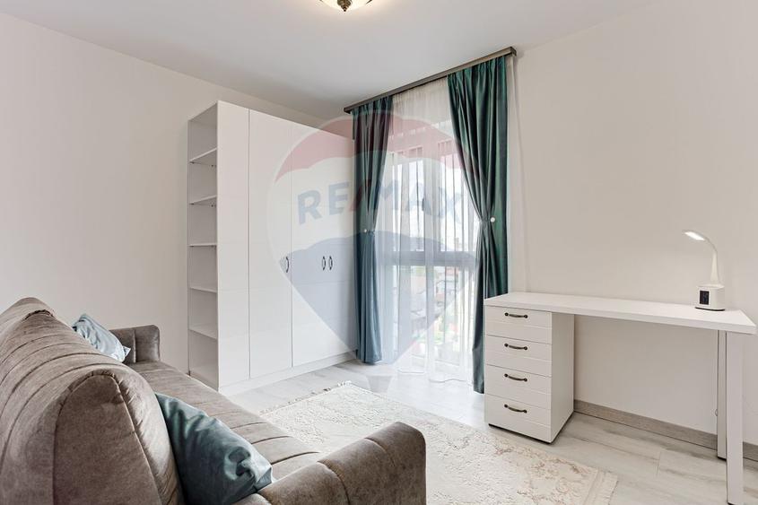 Apartament modern 3 camere, cu parcare, de închiriat la Adora Park