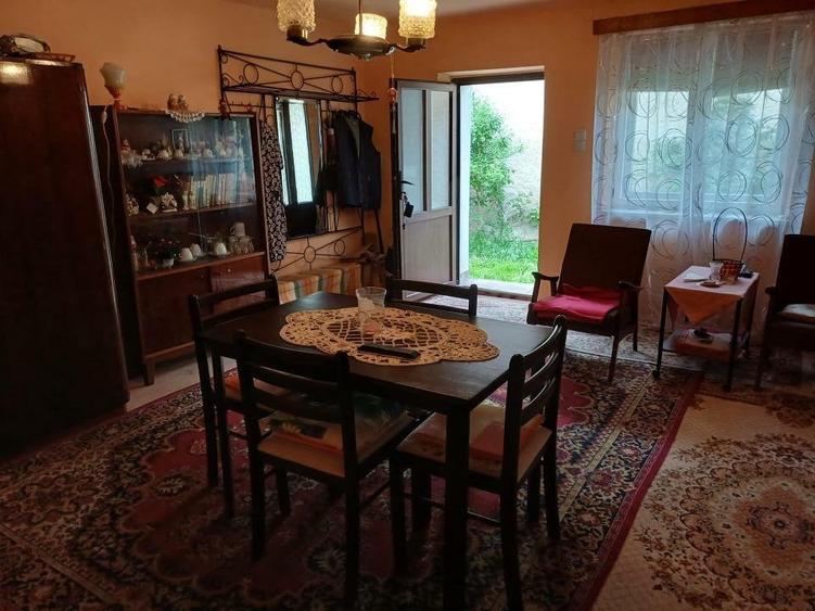 Casa batraneasca solida in zona semicentrala foarte linistita