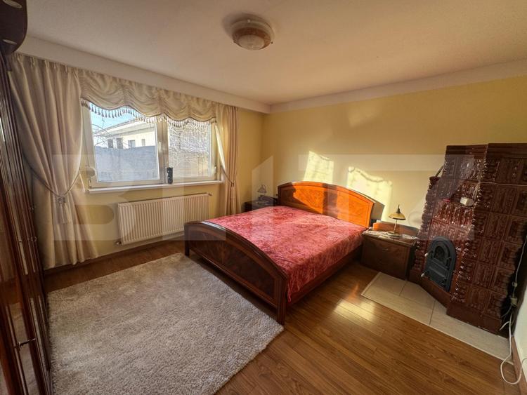 Casa de vanzare, 190 mp, teren 600 mp, zona Amatiului