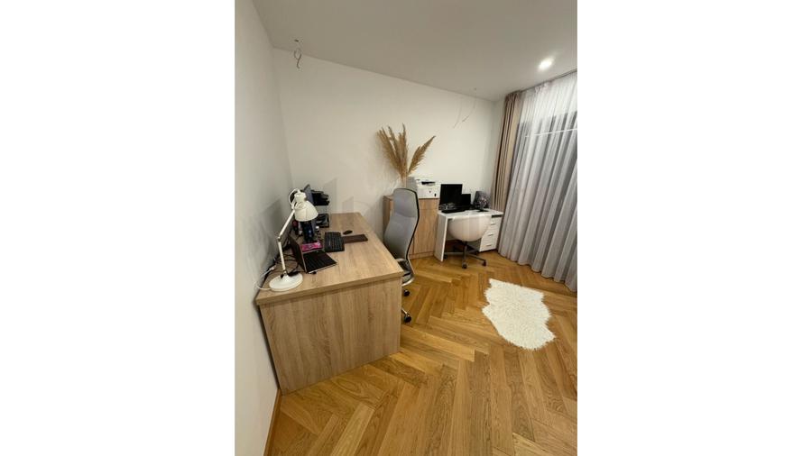 REA1023158 Apartament 4 camere de vanzare