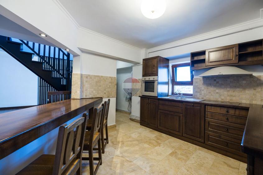 Apartament 5 camere de închiriat| Zona 15 Noiembrie |Vedere panoramica
