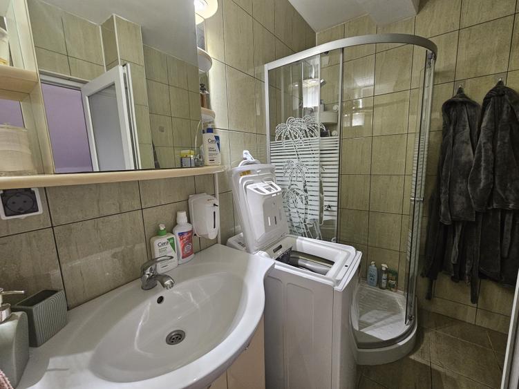 Imobil P+2E+M, cu spațiu comercial, zona Spitalul Județean, comision 0%