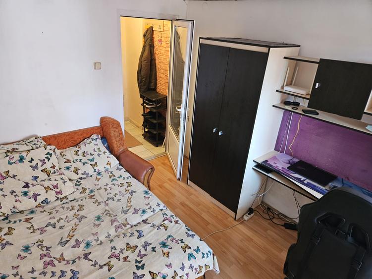 Garsoniera zona Pacea etaj 2 bloc de apartamente