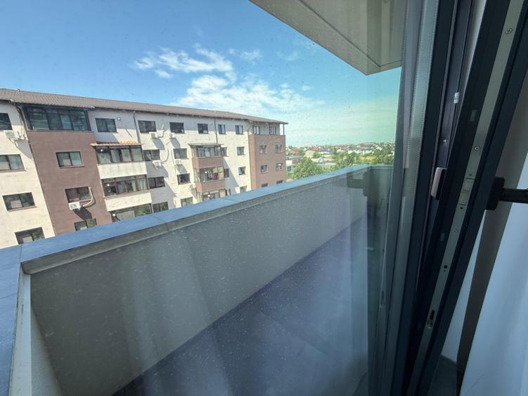 Apartament cu 2 camere, Prima inchiriere