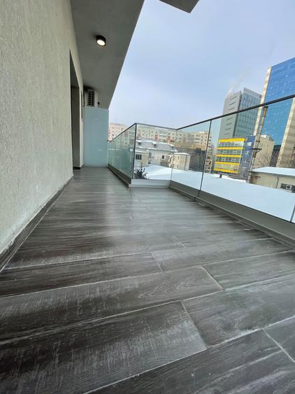 Apartament cu 2 camere, 2 băi și balcon – central, lângă Piața Victoriei