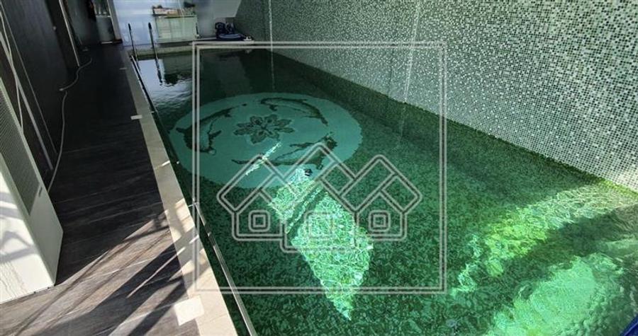 Casa individuala - piscina interioara - teren de 2000 mp - Turnisor