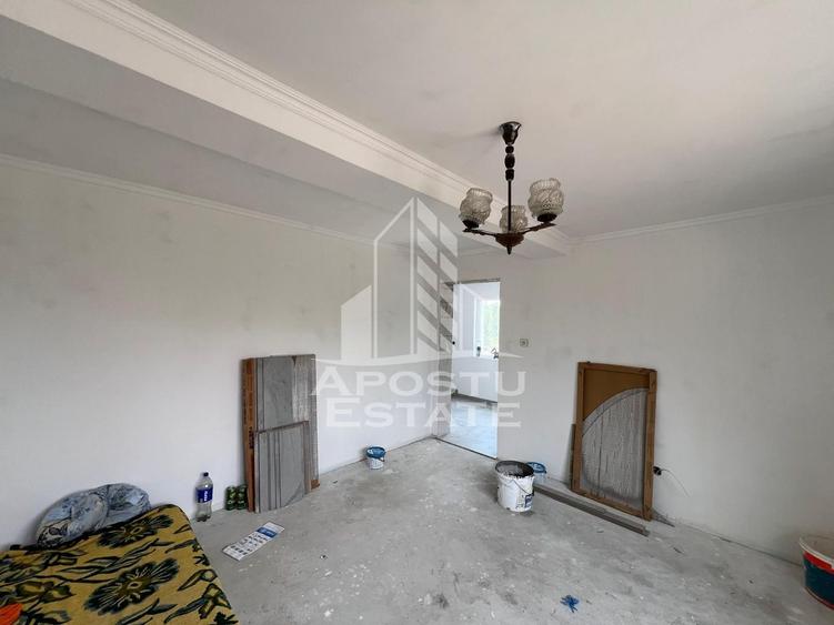 Casa individuala pe etaj de vanzare, renovata complet, Becicherecu Mic