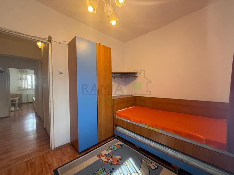 Apartament 3 camere decomandat cu 2 băi în Calea București