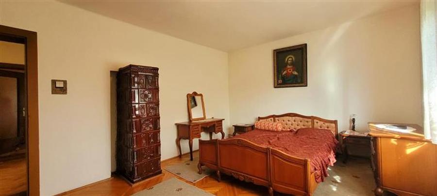 Casa individuala garaj pivnita curte superba Talmaciu