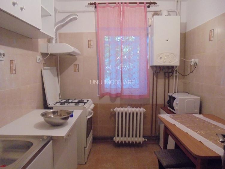 Apartament cu 2 camere - Centru - Tg. Cucu - 3