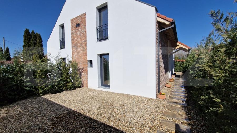 Casă tip duplex de vânzare în Păulești – 125 mp utili, 470 mp teren