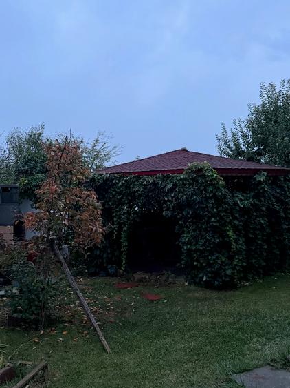 Proprietar vand locuință si teren
