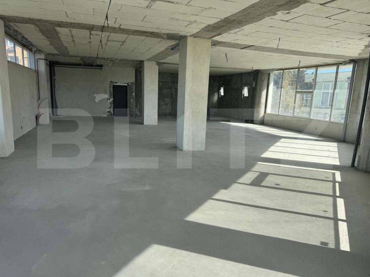 Spatiu comercial, 200 mp, open space