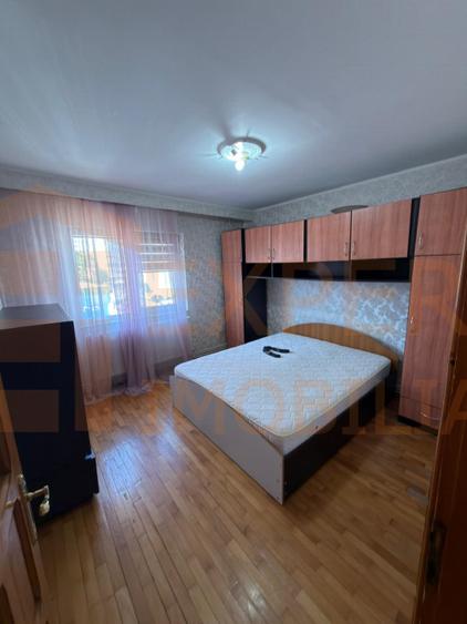Apartament 3 camere de vanzare | Casa de Cultură | Decomandat