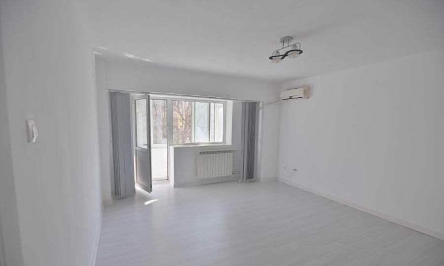 Bulevardul Decebal, stradal, RENOVAT RECENT,metrou Piata Muncii